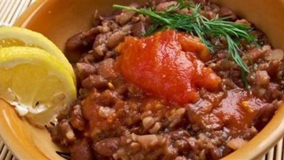 طريقة عمل الفول بالكزبرة والطماطم | فيديو