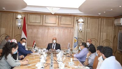 محافظ قنا: استلام أجهزة ومستلزمات طبية لمستشفى الحميات|صور