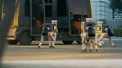 كلاب روبوتية تطرق أبواب المنازل لهذا السبب |  فيديو