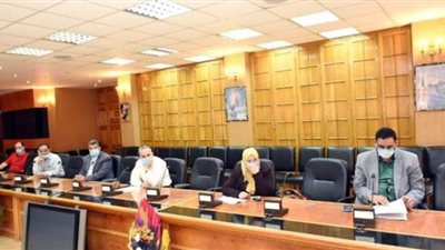 محافظ الشرقية يبحث إنشاء مشروعات خدمية وتنموية في زمن كورونا | صور