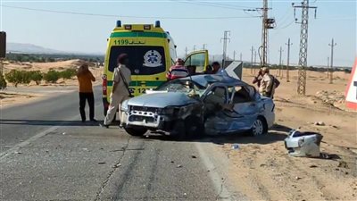 مصرع شخص وإصابة 2 آخرين في حادث تصادم بالوادى الجديد