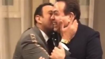 محمود الليثي يدعو لـ حكيم من على جبل عرفات | فيديو