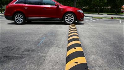 طرق تفادي المطبات الصناعية لمنع الإضرار بالسيارة