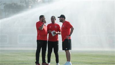 مران الأهلي: جلسة خاصة بين عبد الحفيظ وسواريش