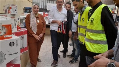 المشرف العام علي مدينة الحوامدية يتفقد معارض الأسرة المصرية|صور