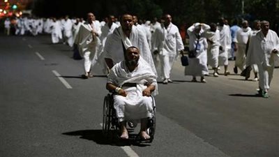 الحجاج الخارقون.. رحلة ذوي الهمم لاستكمال المناسك ببيت الله الحرام | فيديو 