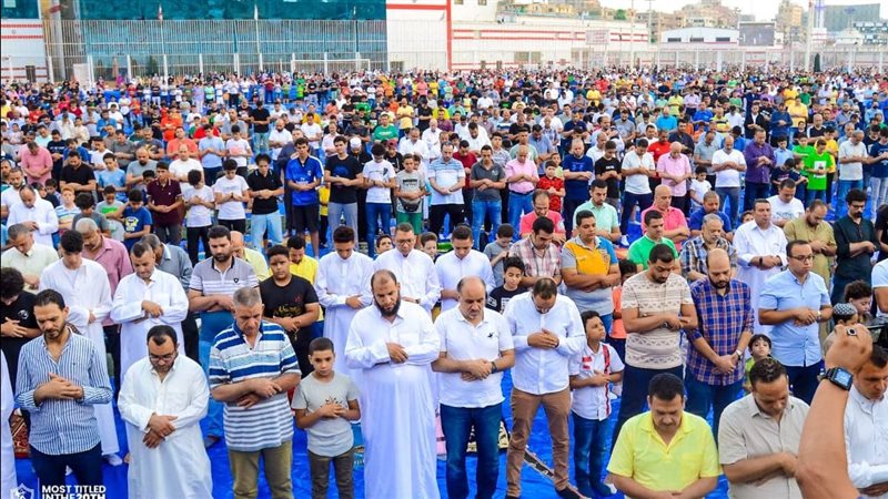 أعضاء الزمالك يؤدون