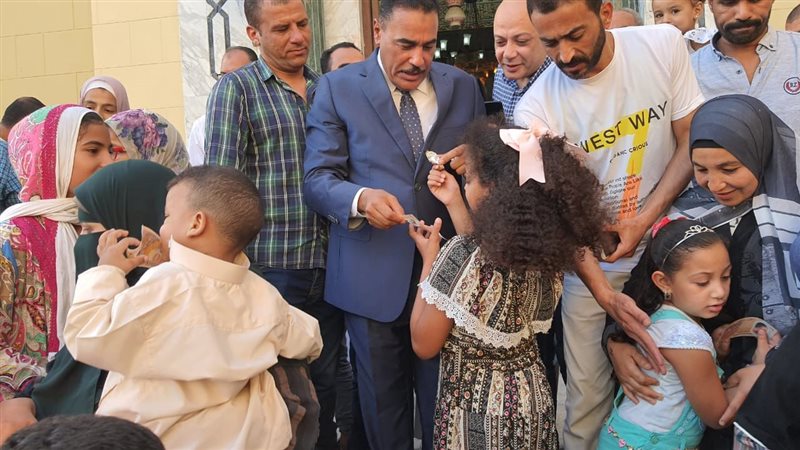 محافظ مطروح يوزع