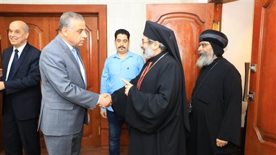 محافظ سوهاج يستقبل المهنئين بعيد الأضحى المبارك | صور