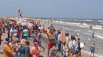 حملات للتوعية بمخاطر الإدمان على مصيف بلطيم في أول أيام عيد الأضحى | صور