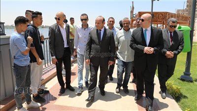محافظ بني سويف يتفقد الكورنيش والممشى السياحي ويهنئ المواطنين بالعيد