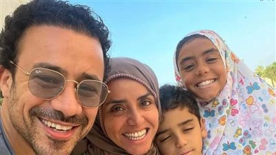 أحمد داوود يحتفل مع أسرته بأول أيام عيد الأضحى