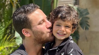 رمضان صبحي يحتفل مع ابنه بعيد الأضحى