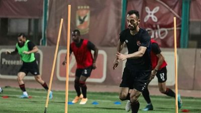 تدريبات بدنية وجمل خططية بمران الأهلي قبل مواجهة فيوتشر 