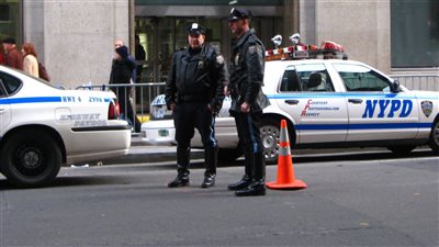 مقتل شخصين في إطلاق نار بموقف سيارات سوبر ماركت بأمريكا