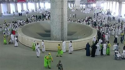 حجاج بيت الله الحرام من الجمعيات الأهلية ينتهون من رمي الجمرات 