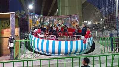 ضحك ولعب ومرح.. الملاهي الشعبية تجمع أطفال المرج| فيديو