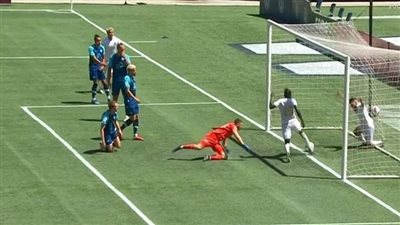 الأغرب في التاريخ.. مهاجم يهدر هدفا محققا بالدوري الكندي| فيديو