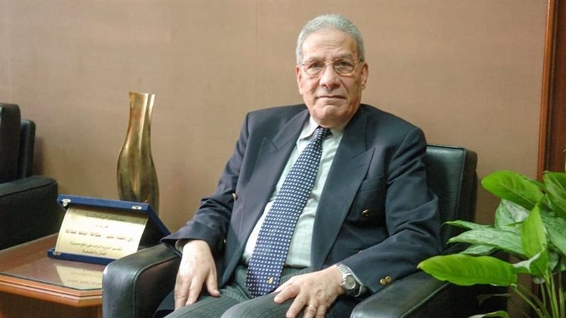 الكاتب الصحفى سلامة
