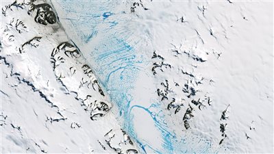 لحظة انهيار نهر جليدي في قيرغيزستان | فيديو