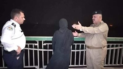 انقاذ امرأة من الانتحار في اللحظة الأخيرة بالعراق