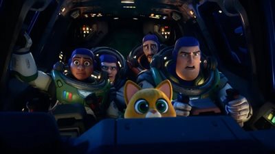 بسبب المثلية.. Lightyear ثاني أسوأ فيلم أرباحًا لـ بيكسار