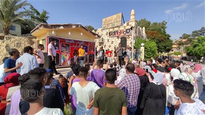 عروض المهرج والساحر تشعل أجواء الاحتفال بالعيد في الحديقة الدولية |فيديو