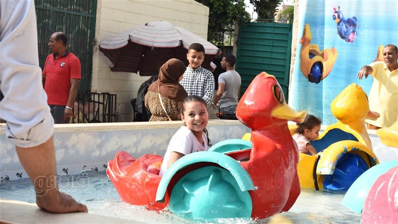 الأطفال في الحديقة