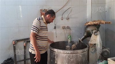 تشميع 6 منشأت وإعدام طن أغذية فاسدة بالشرقية | صور 