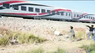 الحكومة تحذر من مخاطر رشق الأطفال للقطارات بالحجارة | فيديو