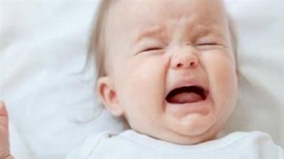 الصحة تكشف أسباب دموع الأطفال بغزارة 