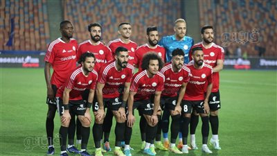 مصطفى الخواجة لاعب سموحة يوقع لطلائع الجيش