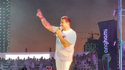 عمرو دياب يتألق في حفل العلمين الجديدة وسط حضور كبير|صور 