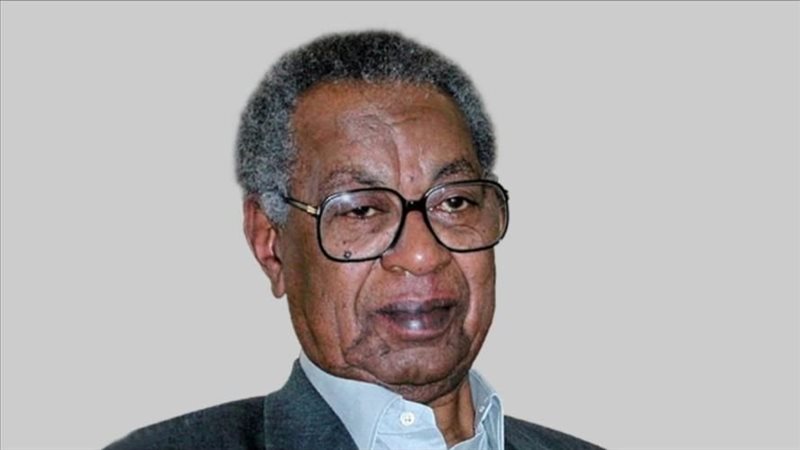 الأديب السوداني الطيب