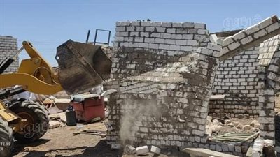 6 صور ترصد إزالة التعديات على الأراضي الزراعية بطريق مصر إسكندرية الزراعي