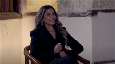 دينا الشربيني عن سرقة الأزواج: مفيش على راسي بطحة عشان أرد | فيديو