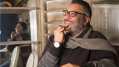 سوء أدب مع المقدسات.. عبد الرحيم كمال يطالب بمنع دخول الهواتف إلى مكة والمدينة المنورة 