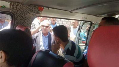 رئيس مركز سمالوط بالمنيا يتفقد مواقف السيارات