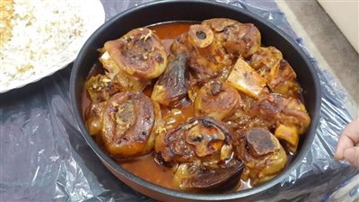 طريقة عمل طاجن الكوارع بالصلصة والحمص|فيديو