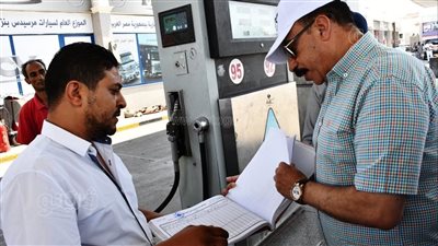 محافظ أسوان يعتمد التعريفة الجديدة للتاكسى| صور