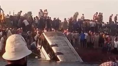 انقلاب ميني باص في ترعة بالدقهلية 