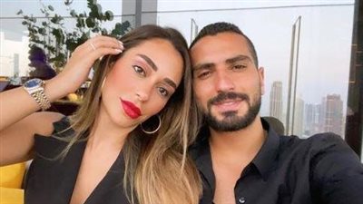 يزيد شكوك انفصالهما.. تطور مفاجئ في أزمة محمد الشرنوبي وزوجته راندا رياض