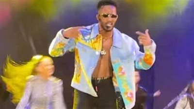 محمد رمضان يشعل حماس الجمهور في حفله الغنائي بتركيا | صور