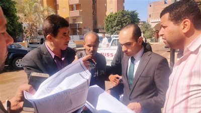 نائب محافظ سوهاج يتفقد مواقف سيارات الأجرة بجهينة وطما والمراغة