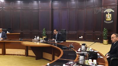 مدبولي يحذر التجار من زيادة أسعار السلع والخضر: نسبة تأثير زيادة السولار 1 في الألف