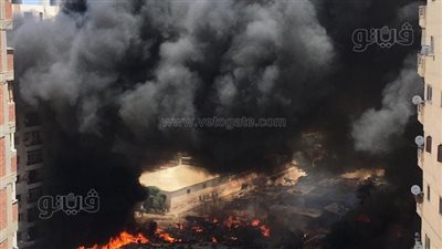 حريق هائل بسوق الحرمين في الإسكندرية | فيديو