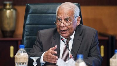 حازم الببلاوي يكشف رؤيته لمستقبل الاقتصاد المصري في ظل ملف الديون وعجز الموازنة