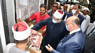 بدء توزيع 10 أطنان لحوم أضاحي على القاهرة والجيزة والإسكندرية 