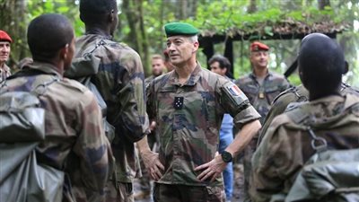 قبل مغادرة جنودها مالي.. فرنسا تعيد رسم استراتيجيتها في أفريقيا