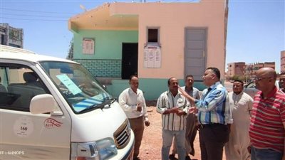 حملات مكثفة لرؤساء المدن علي مواقف الاجرة ومحطات الوقود بالوادي الجديد | صور